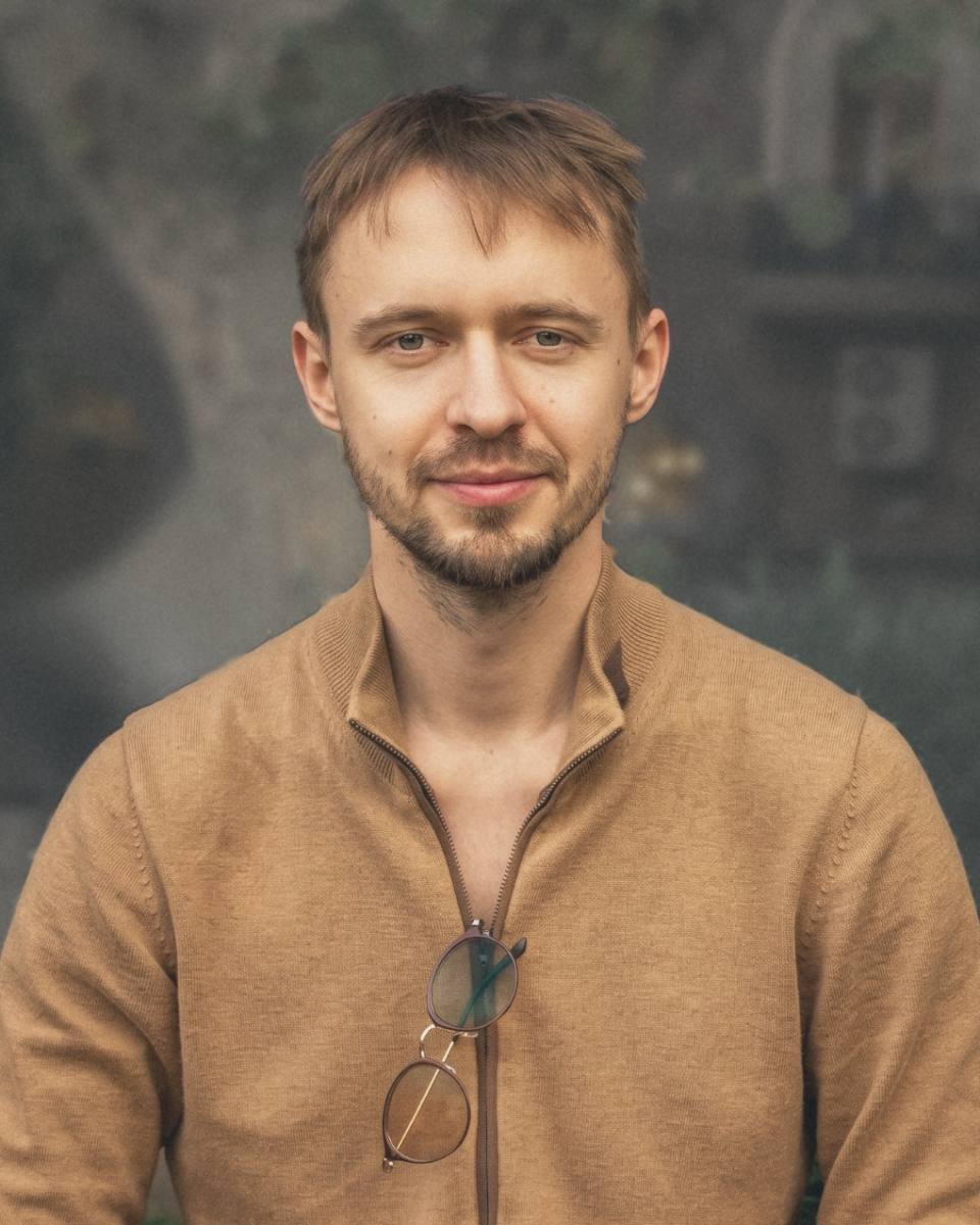 Igor Shatsev, English, chess and climbing coach, in Yerevan